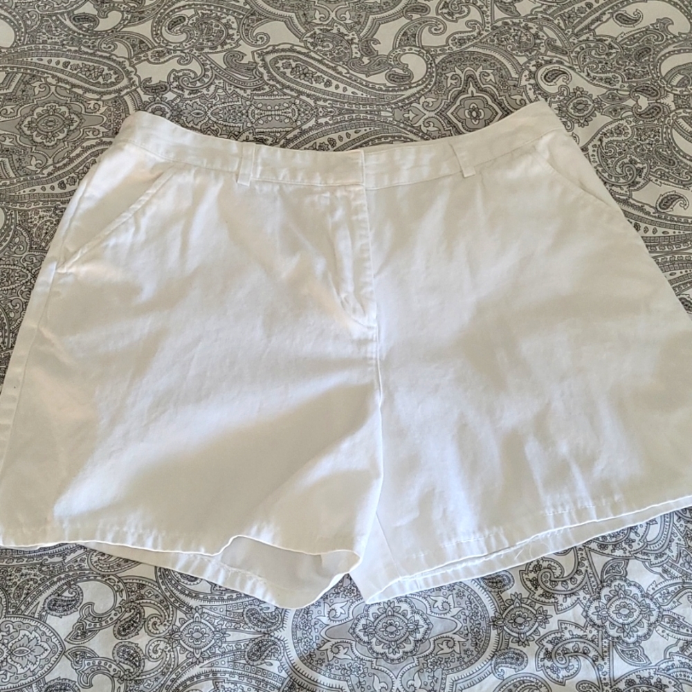 J. Jill Size 10 White Cotton Pocket Belt Loop Shorts